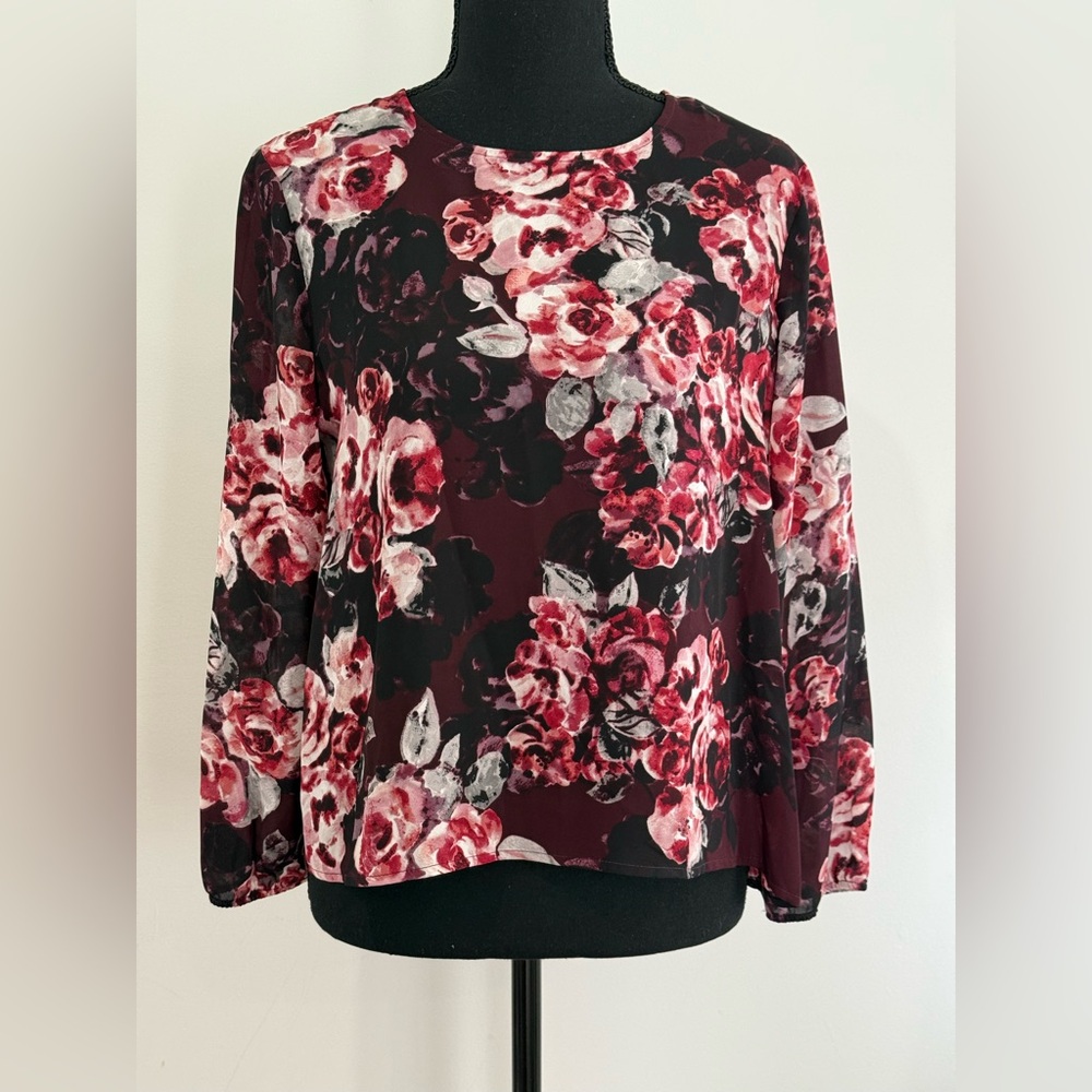Cupcakes and Cashmere S Floral Print Button Down Back Women's Blouse 872